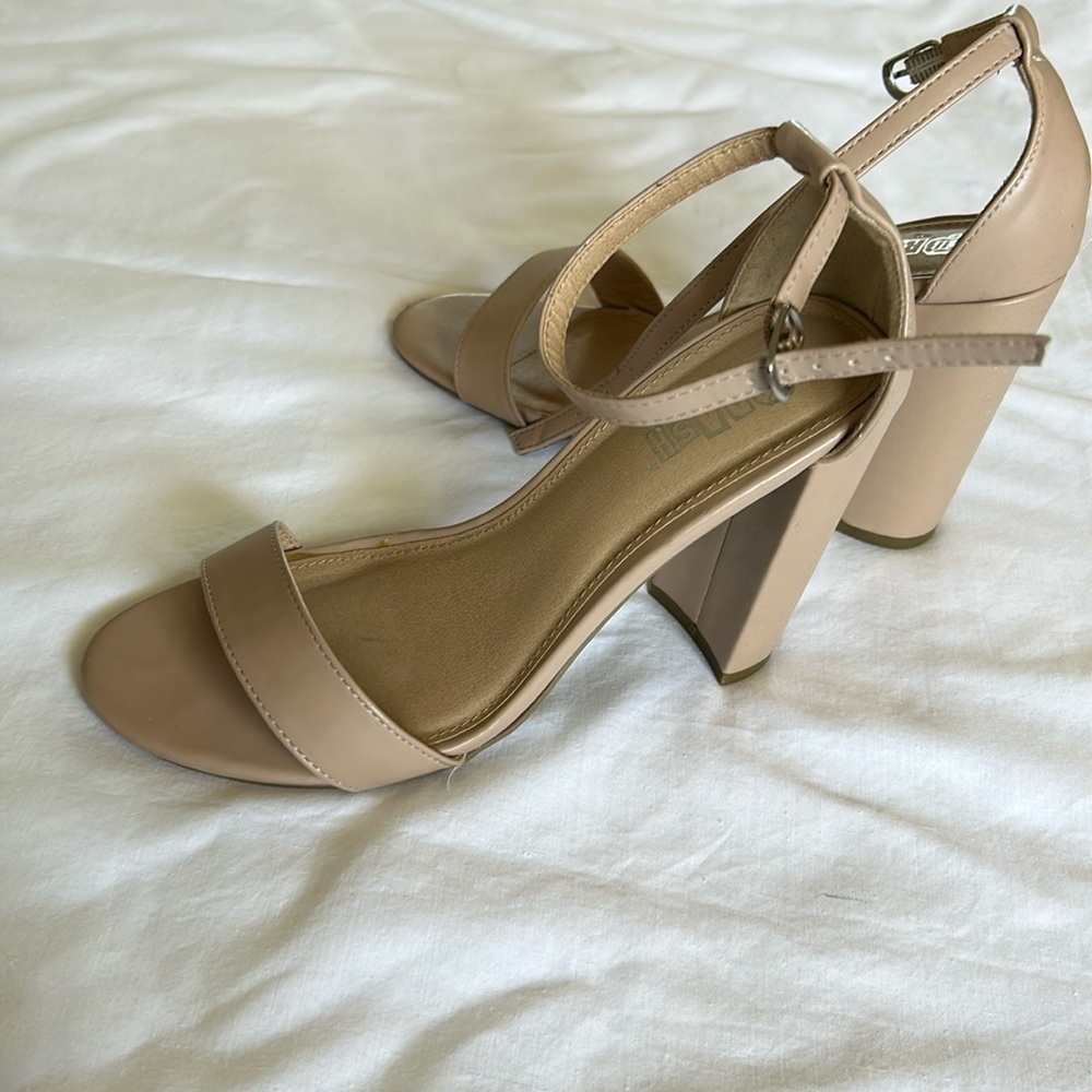 Brash nude heel size 7
